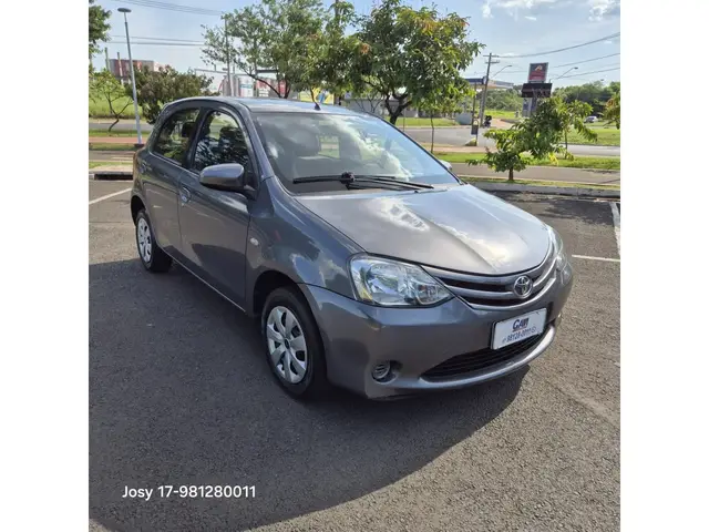 Carro Toyota Etios 2016 XS 1.5 (Flex)