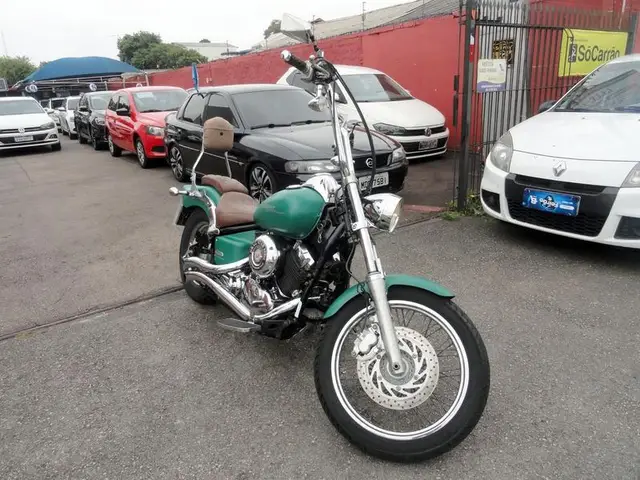 Moto Yamaha XVS 650 2004 Drag Star