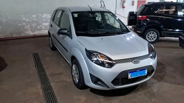 Carro Ford Fiesta Hatch 2012 1.0 (Flex)