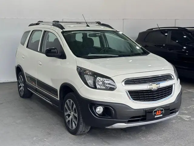 Carro Chevrolet Spin 2016 Activ 1.8 (Flex)