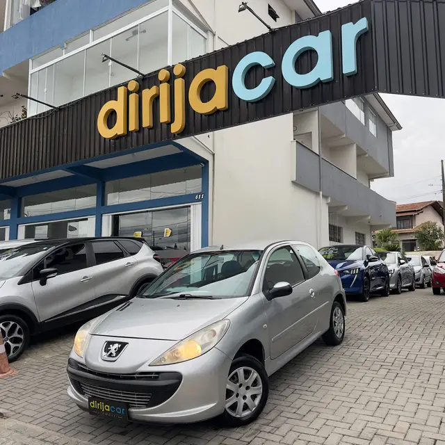 Carro Peugeot 207 2011 Hatch XR 1.4 8V (flex) 2p