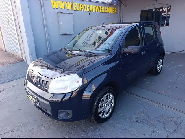 Carro Fiat Uno 2014 Vivace College 1.0 8V (Flex) 4p