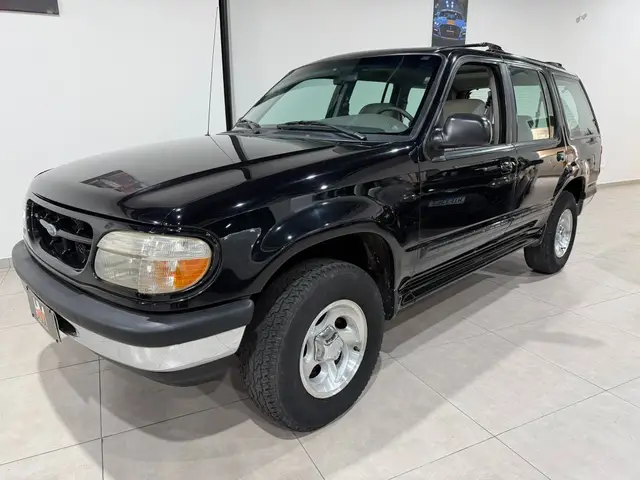 Carro Ford Explorer 1998 XLT 4x4 4.0 V6