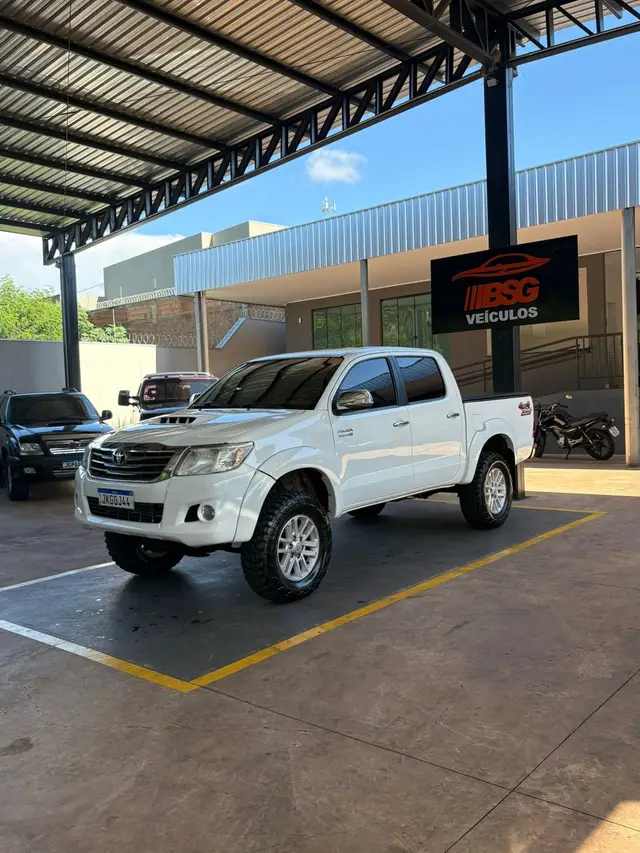 Carro Toyota Hilux Cabine Dupla 2013 Hilux 3.0 TDI 4x4 CD SRV (Aut)