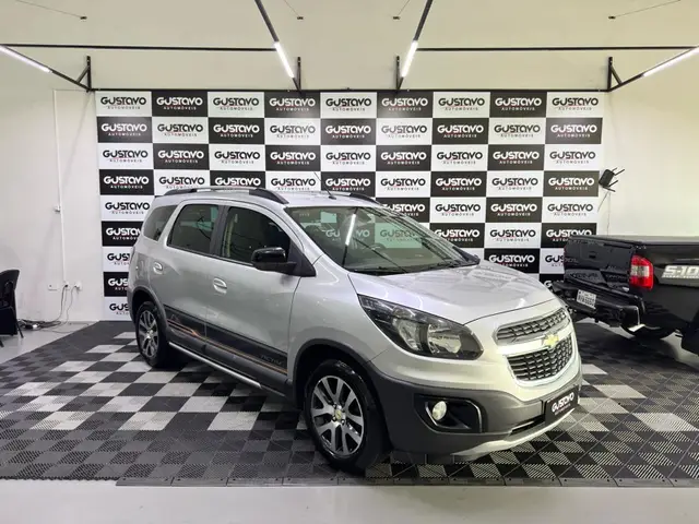 Carro Chevrolet Spin 2017 Activ 1.8 (Flex) (Aut)
