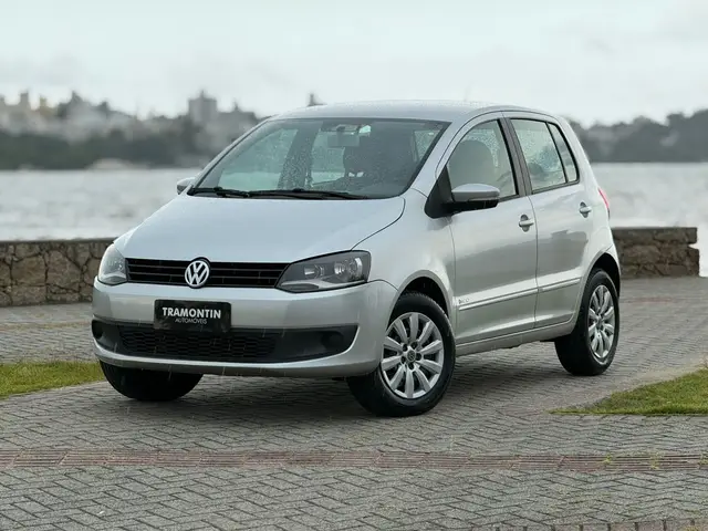 Carro Volkswagen Fox 2014 1.6 VHT (Flex)