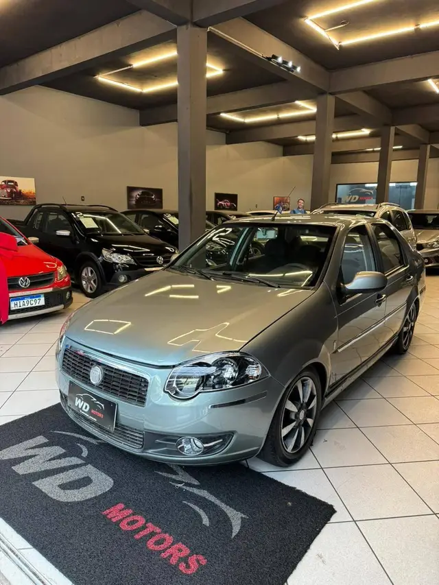 Carro Fiat Siena 2012 Essence 1.6 16V (Flex)