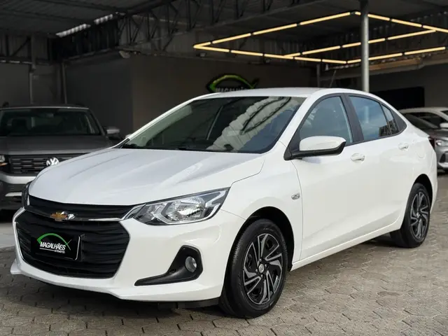 Carro Chevrolet Onix Plus 2025 LT 1.0