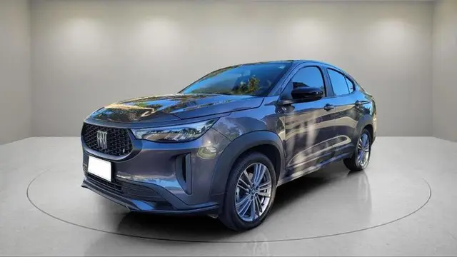 Carro Fiat Fastback 2025 Turbo 200