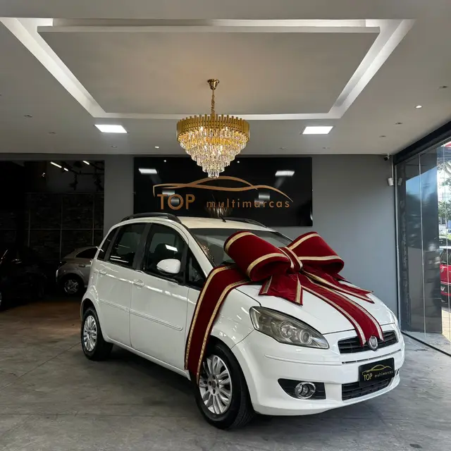 Carro Fiat Idea 2012 Attractive 1.4 8V (Flex)