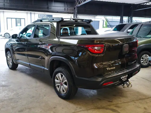 Carro Fiat Toro 2017 Freedom 1.8 AT6 4x2 (Flex)