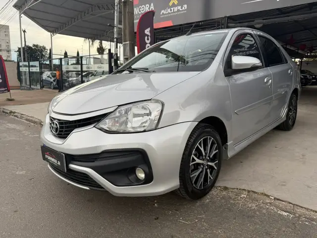 Carro Toyota Etios 2017 Platinum 1.5 (Aut) (Flex)