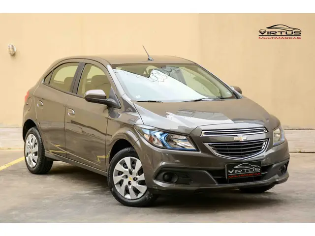 Carro Chevrolet Onix 2015 1.4 LT SPE/4