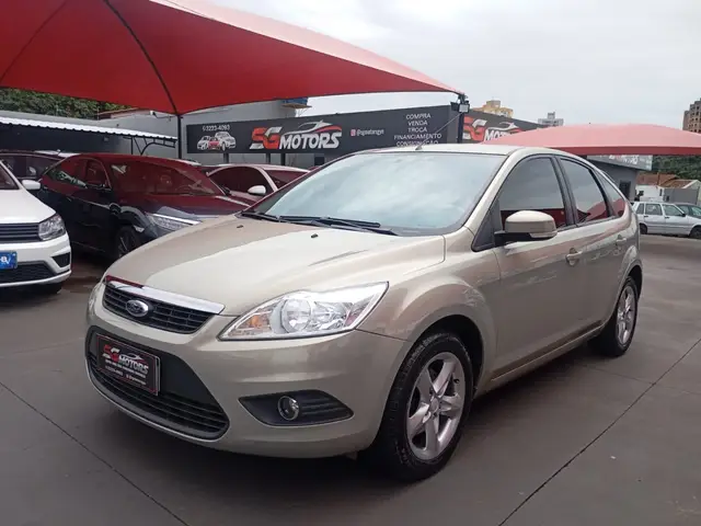 Carro Ford Focus Hatch 2011 Titanium 2.0 16V (Aut)