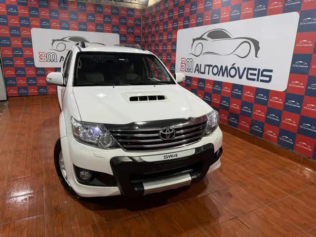 Carro Toyota SW4 2015 Hilux  3.0 TDI 4x4 SRV 5L