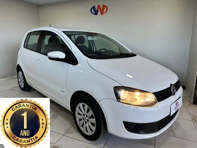Carro Volkswagen Fox 2014 1.0 TEC (Flex) 4p