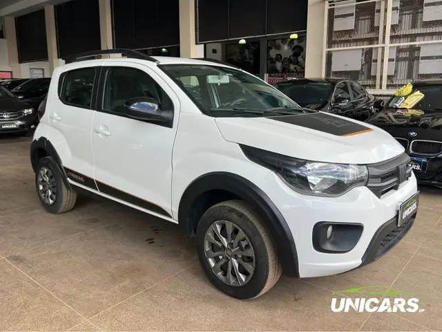 Carro Fiat Mobi 2025 Trekking 1.0