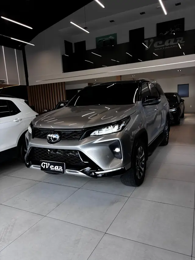 Carro Toyota SW4 2022 Diamond  2.8 turbodiesel 7L 4x4 (Aut)