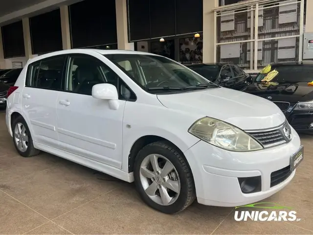 Carro Nissan Tiida 2013 S 1.8 (flex)
