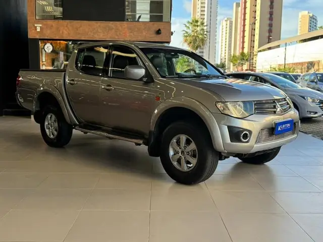 Carro Mitsubishi L200 Triton 2013 GL 3.2 CD TB Int. Dies. Mec.