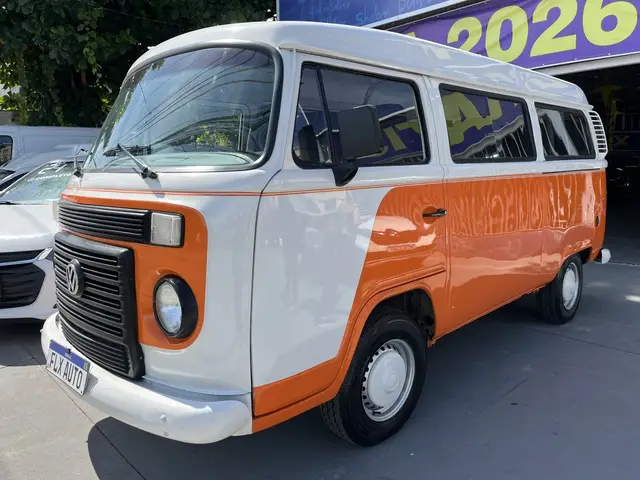 Carro Volkswagen Kombi 2010 Lotação 1.4 (Flex)