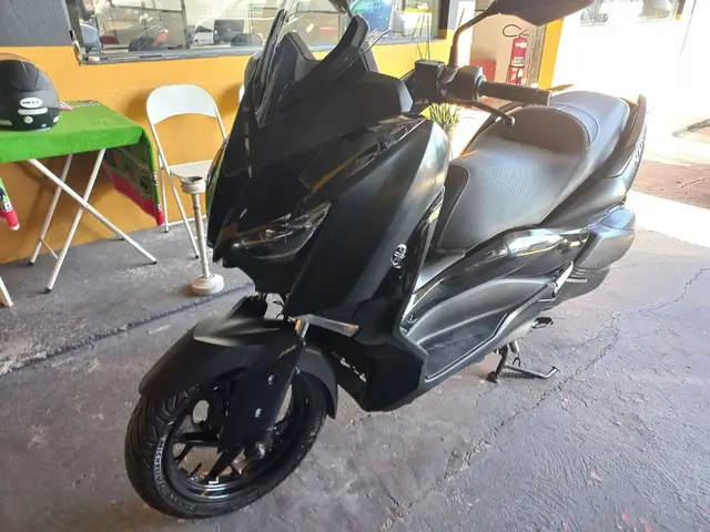 Moto Yamaha XMax 2022 250 (ABS)