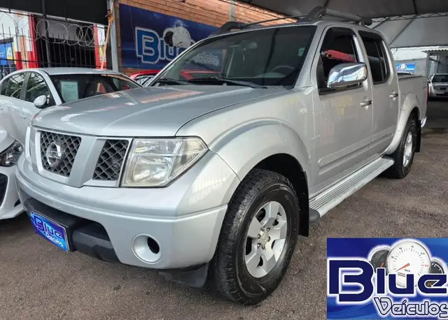 Carro Nissan Frontier 2010 LE 4x4 2.5 16V (cab. dupla) (aut)