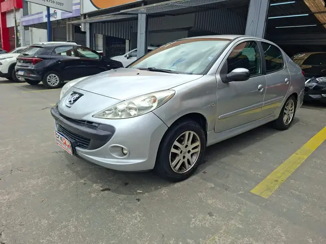 Carro Peugeot 207 Sedan 2011 207 Passion XR 1.4 (10 ANOS BRASIL)(Flex)