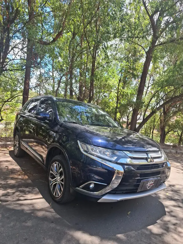 Carro Mitsubishi Outlander 2018 2.2 DI-D Mid 4WD