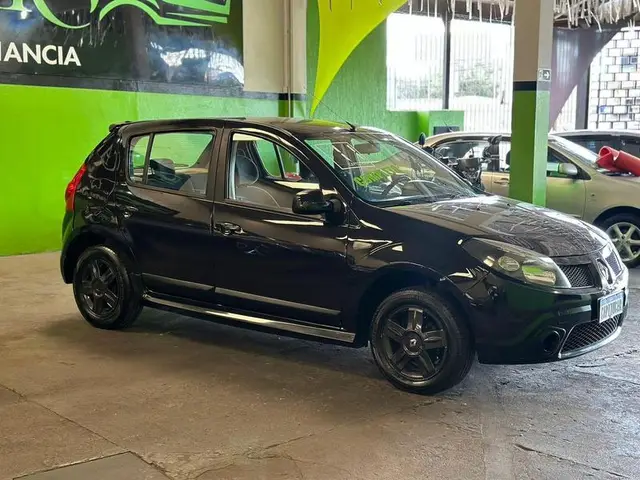 Carro Renault Sandero 2011 Privilège 1.6 8V Hi-Torque (flex)