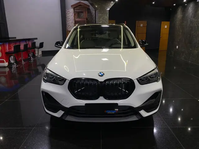 Carro BMW X1 2021 sDrive20i 2.0 Turbo (Aut.)