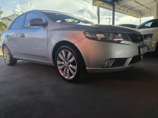 Carro Kia Cerato 2011 EX 1.6 16V 6vel