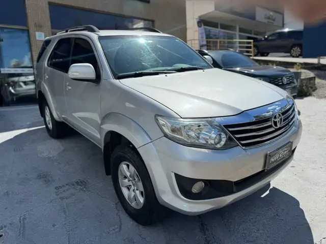 Carro Toyota Hilux SW4 2013 SR 2.7 4x2 (Flex)