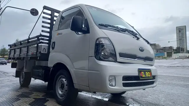 Carro Kia Bongo 2014 K2500 2.5 STD RS