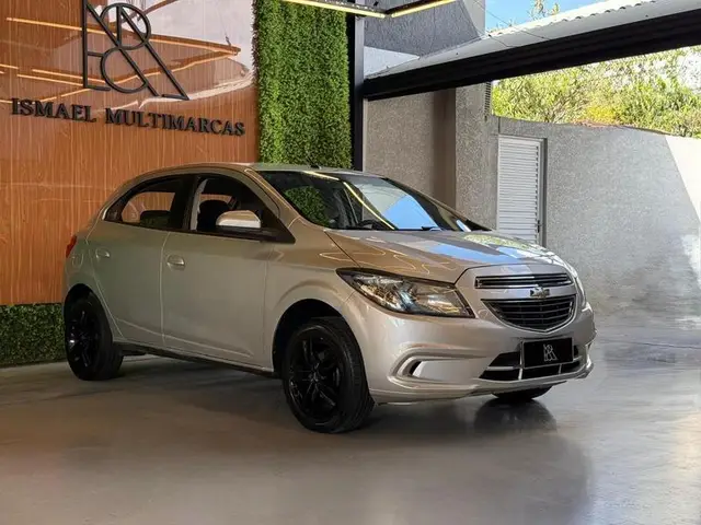 Carro Chevrolet Onix 2014 1.4 LT SPE/4
