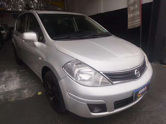 Carro Nissan Tiida 2011 SL 1.8 (flex)