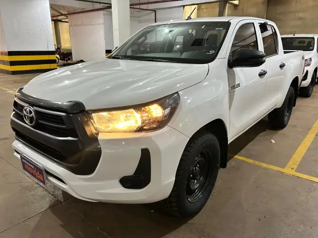 Carro Toyota Hilux Cabine Dupla 2024 STD Power Pack 4x4 2.8 Diesel