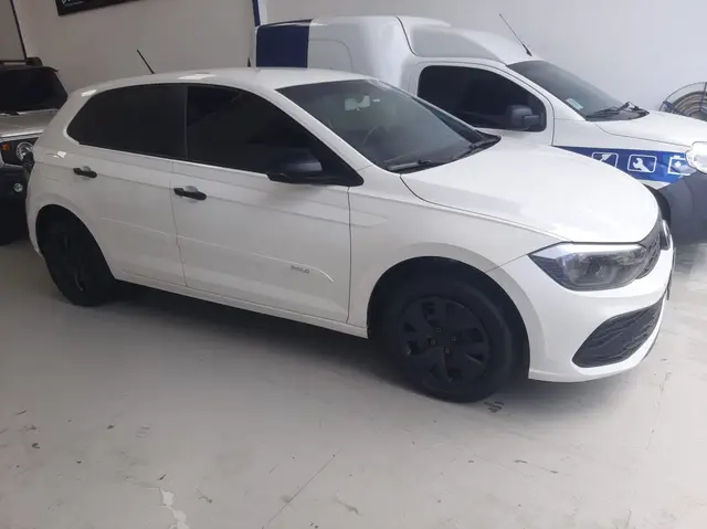 Carro Volkswagen Polo 2024 Track 1.0 Flex 12V 5p