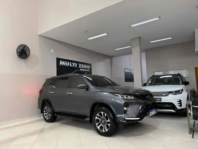 Carro Toyota SW4 2022 Diamond  2.8 turbodiesel 7L 4x4 (Aut)