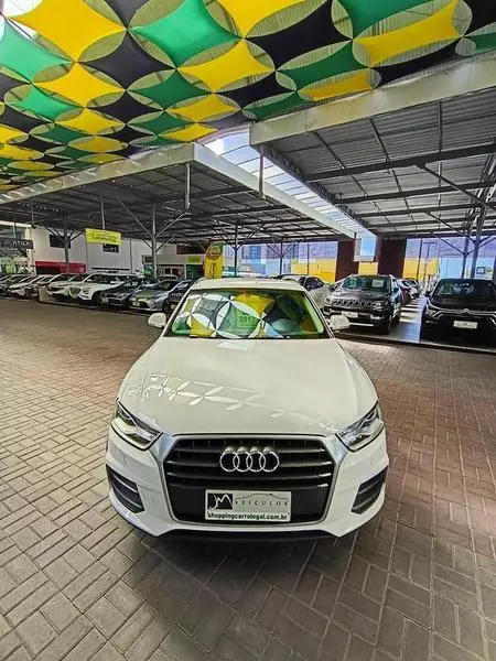 Carro Audi Q3 2017 1.4 TFSI Ambiente S Tronic