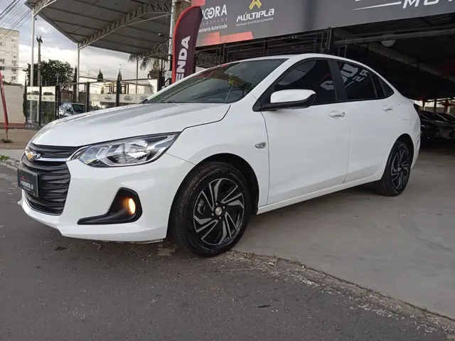 Carro Chevrolet Onix Plus 2024 LT 1.0