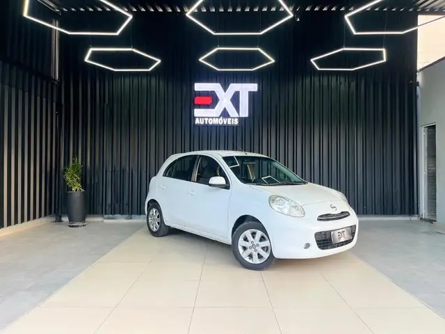 Carro Nissan March 2012 1.6 16V SV (Flex)