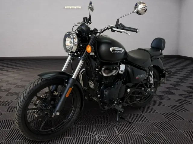 Moto Royal Enfield Meteor 350 2022 350 FIREBALL RED