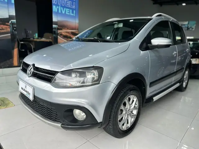 Carro Volkswagen CrossFox 2013 1.6 VHT (Flex)