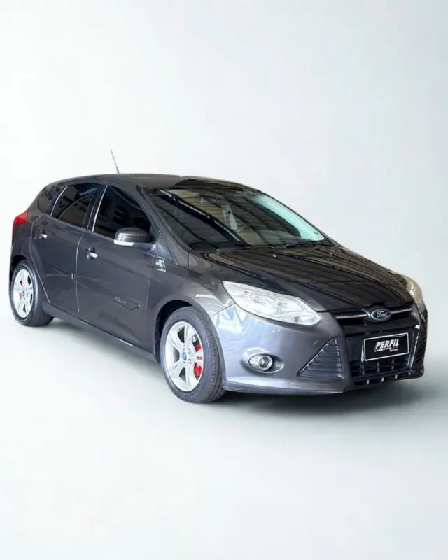 Carro Ford Focus Hatch 2015 SE 1.6 16V TiVCT PowerShift