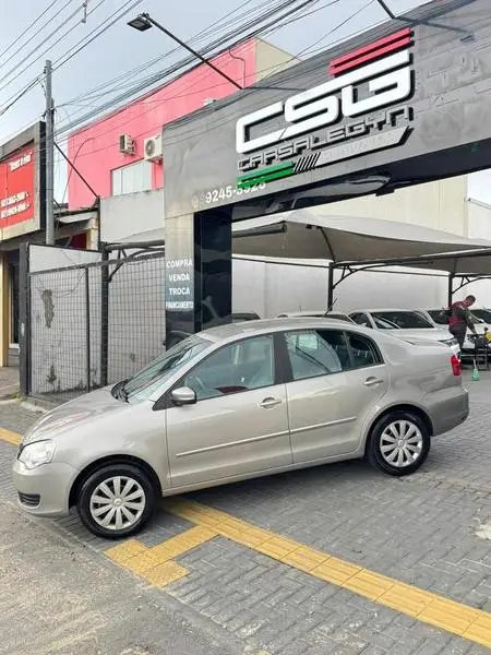Carro Volkswagen Polo Sedan 2013 1.6 8V (Flex)