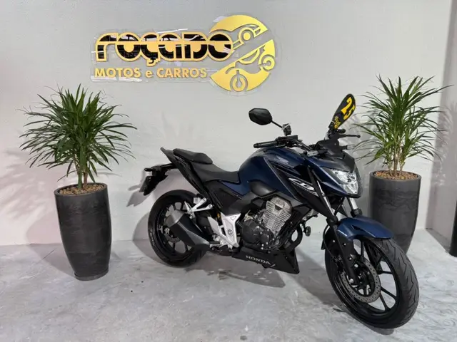 Moto Honda CB 300F Twister 2025 (ABS)