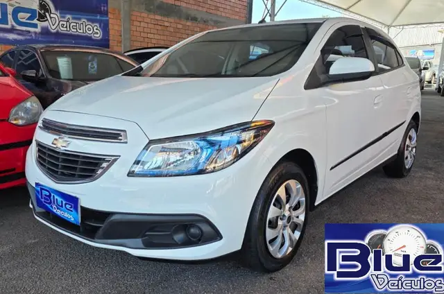 Carro Chevrolet Onix 2015 1.4 LT SPE/4