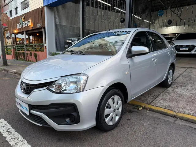 Carro Toyota Etios Sedan 2018 XS 1.5 (Aut) (Flex)