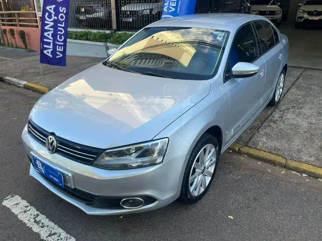 Carro Volkswagen Jetta 2012 2.0 Comfortline Tiptronic (Flex)